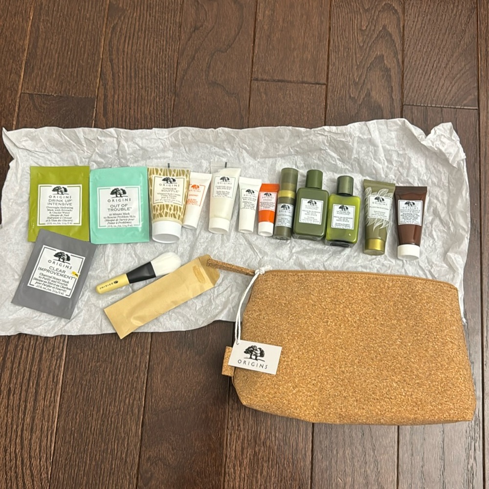 Origins samples (14 items) with a pouch